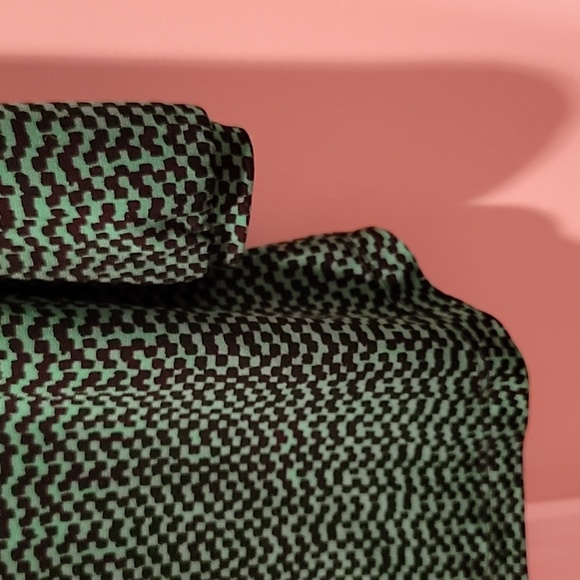 Liz Claiborne Green and Black Patterned Blouse - Picture 5 of 5